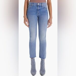 MOTHER Dazzler Fray Hem Crop Women's Blue Jeans (Blowing Kisses)
